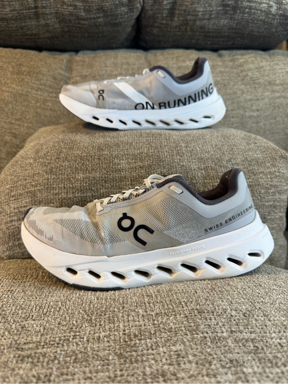 On Cloudsurfer Next Women’s Glacier/White Size 8 - Picture 2 of 13